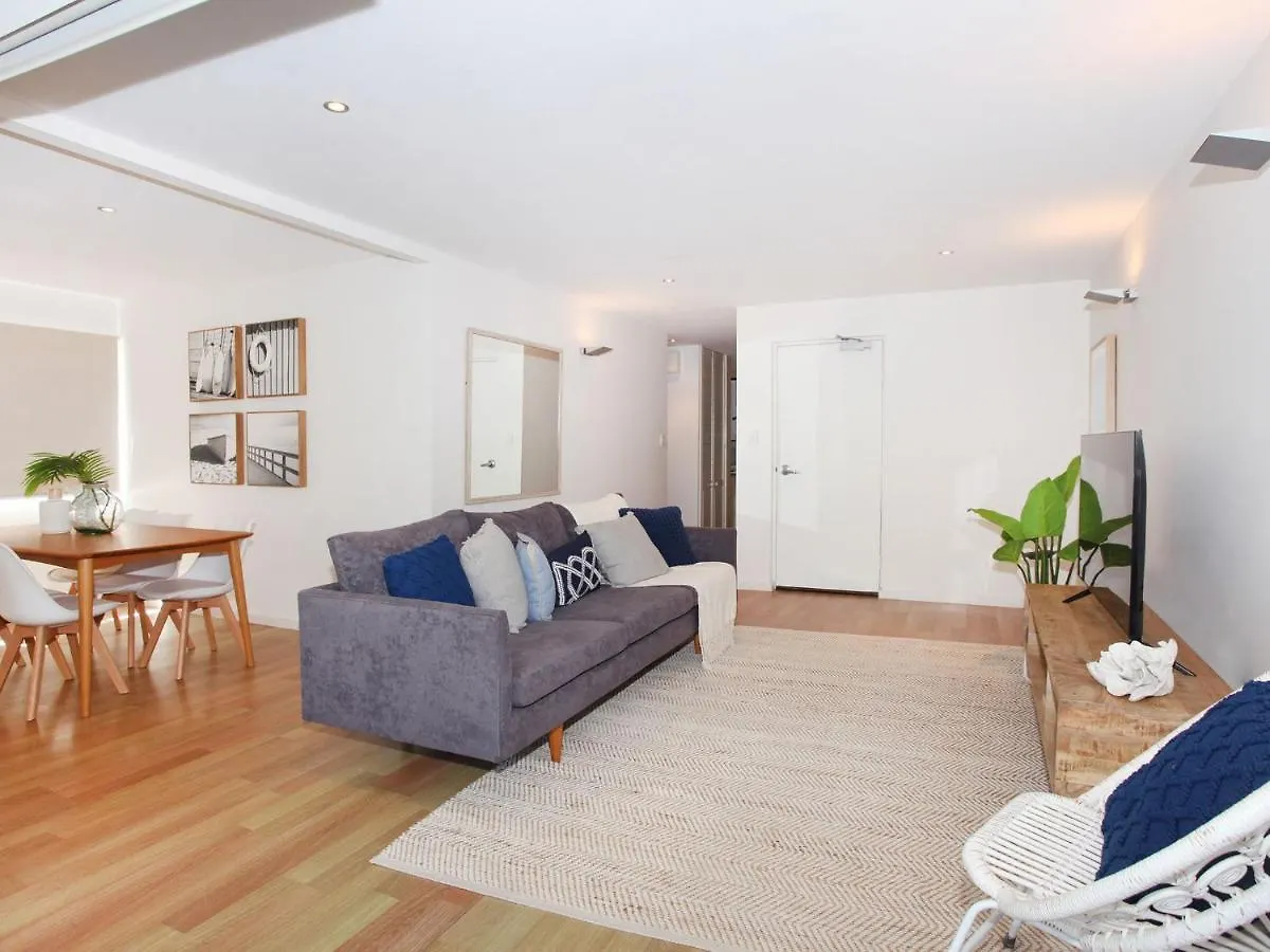 מולולאבה Windmill 4 Two Bedroom Beachside Apartment On Parkyn Parade 0*,  אוסטרליה