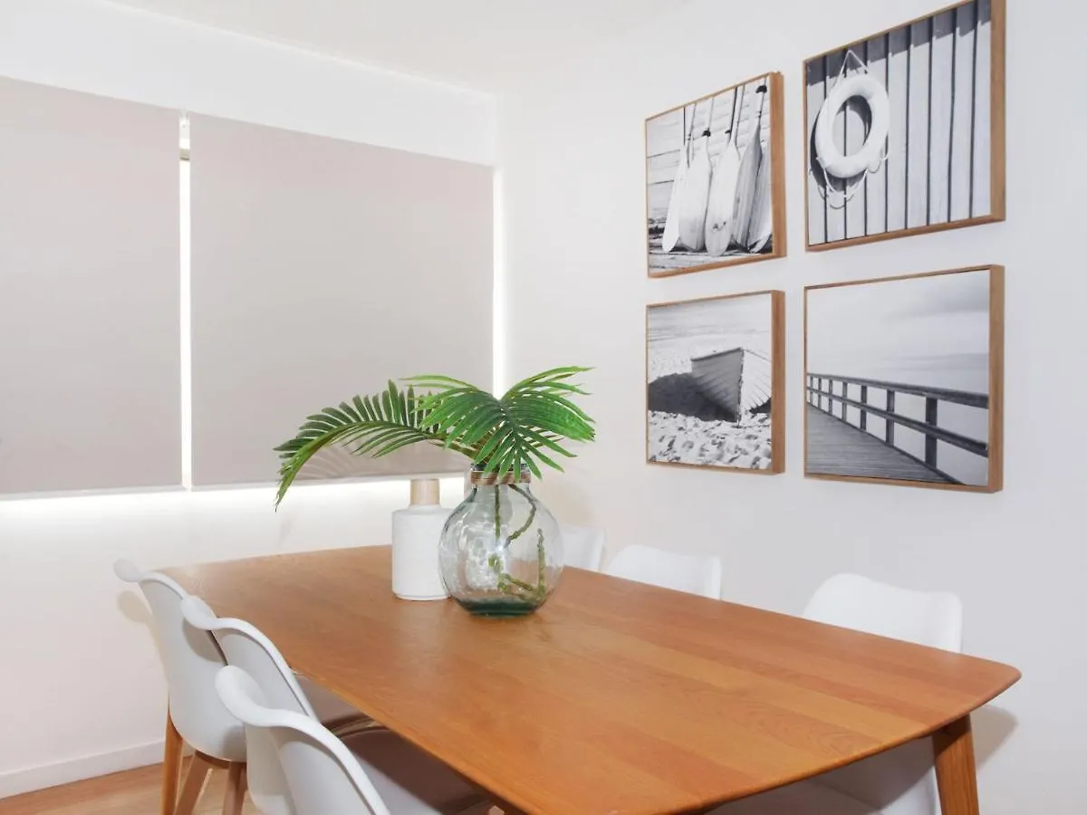 מולולאבה Windmill 4 Two Bedroom Beachside Apartment On Parkyn Parade 0*,  אוסטרליה