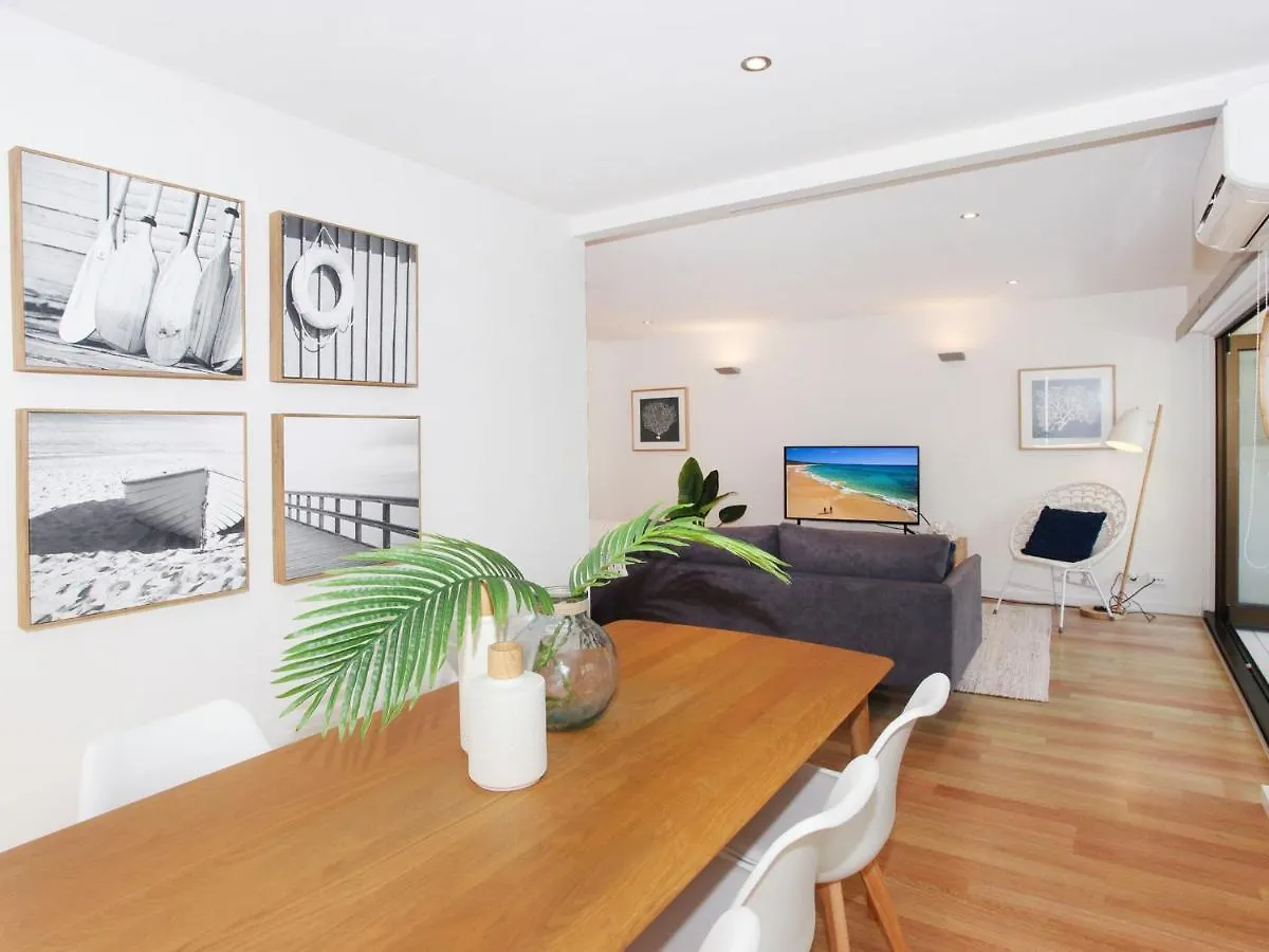 מולולאבה Windmill 4 Two Bedroom Beachside Apartment On Parkyn Parade